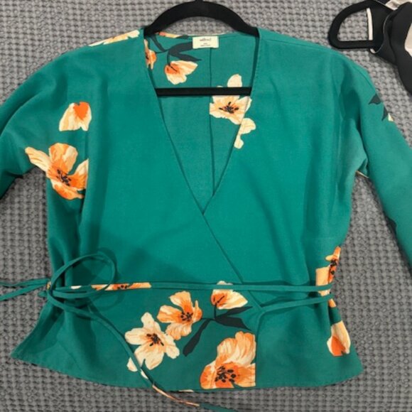 Aritzia Wilfred Lilia Blouse Green - XXS - Picture 2 of 10